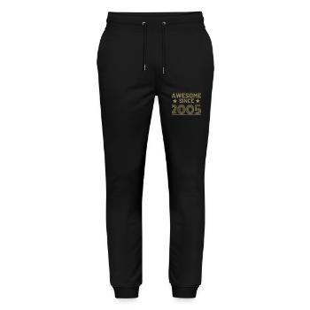 Geburtstag Awesome seit 2005 - Stanley/Stella Unisex Bio Jogginghose Mover  - Schwarz - Vorne - Marisol (170cm) & Nik (191cm)