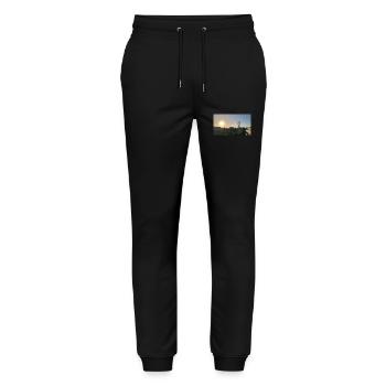 Sonnenaufgang in Grömitz Ostsee - Stanley/Stella Unisex Bio Jogginghose Mover  - Schwarz - Vorne - Marisol (170cm) & Nik (191cm)