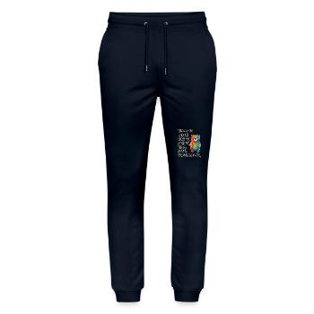 Nimm das Leben nicht so schwer, Gummibär - Stanley/Stella Unisex Bio Jogginghose Mover  - Navy - Vorne - Marisol (170cm) & Nik (191cm)