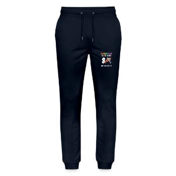 Geschenk 8 Jahre Geburtstagskind - Stanley/Stella Unisex Bio Jogginghose Mover  - Navy - Vorne - Marisol (170cm) & Nik (191cm)