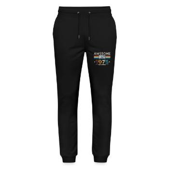 50ème Anniversaire Millésime Septembre 1975 Cassette 75 - Pantalon de jogging bio MOVER Stanley/Stella unisexe - noir - Devant - Marisol (170cm) & Nik (191cm)