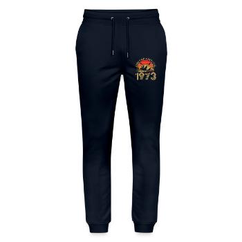 1973 Vintage Retro Geburtstagsgeschenk - Stanley/Stella Unisex Bio Jogginghose Mover  - Navy - Vorne - Marisol (170cm) & Nik (191cm)