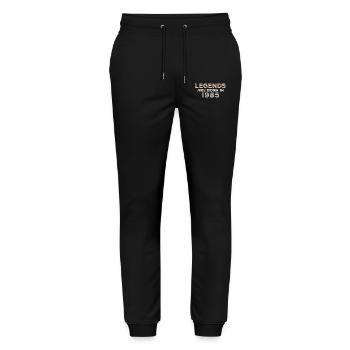 Legenden 1985 Jahrgang Retro Geburtstag Original - Stanley/Stella Unisex Bio Jogginghose Mover  - Schwarz - Vorne - Marisol (170cm) & Nik (191cm)