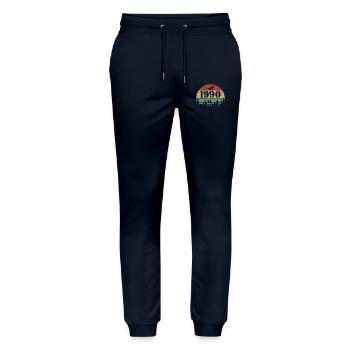 1990 Vintage 1990er Jahre Retro 1990er Jahre Geburtstagsgeschenk - Stanley/Stella Unisex Bio Jogginghose Mover  - Navy - Vorne - Marisol (170cm) & Nik (191cm)