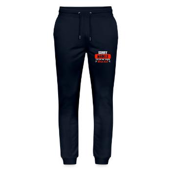 Sorry Mädels ich bin nur wegen Wein hier - Stanley/Stella Unisex Bio Jogginghose Mover  - Navy - Vorne - Marisol (170cm) & Nik (191cm)