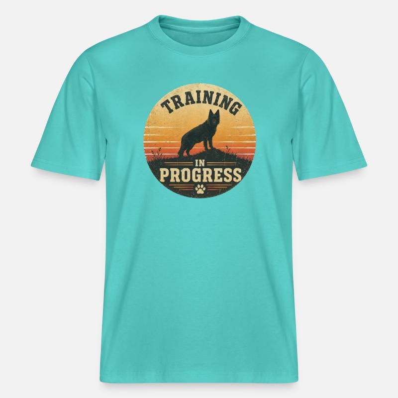 Training in Progress - RELAXED FIT Unisex Organic T-Shirt - Poolblau