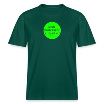 Krankenschwestern sind Helden! (Grüner Kreis) -  RELAXED FIT Unisex Organic T-Shirt - Forest - Vorne - Alina (178cm) & Michal (187cm)
