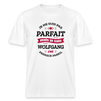 WOLFGANG PARFAIT - PRENOM WOLFGANG -  T-shirt unisexe RELAXED FIT en coton bio - blanc - Devant - Alina (178cm) & Michal (187cm)