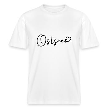 Ostsee Herzschlag -  RELAXED FIT Unisex Organic T-Shirt - Weiß - Vorne - Alina (178cm) & Michal (187cm)