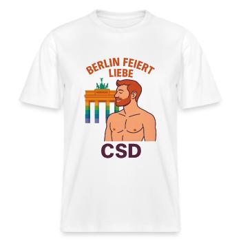 Berlin celebrates love CSD man -  RELAXED FIT Unisex Organic T-Shirt - white - Front - Alina (178cm) & Michal (187cm)