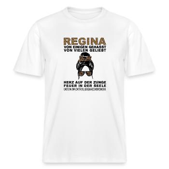 Regina Gehasst Geliebt Großes Mundwerk -  RELAXED FIT Unisex Organic T-Shirt - Weiß - Vorne - Alina (178cm) & Michal (187cm)