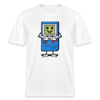 So alt wie eine Spielkonsole -  RELAXED FIT Unisex Organic T-Shirt - Weiß - Vorne - Alina (178cm) & Michal (187cm)
