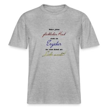 Hinter jedem glücklichen Kind- Erzieher mit Liebe -  RELAXED FIT Unisex Organic T-Shirt - Grau meliert - Vorne - Alina (178cm) & Michal (187cm)