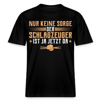 Schlagzeuger ist jetzt da - Schlagzeug Musiker -  RELAXED FIT Unisex Organic T-Shirt - Schwarz - Vorne - Alina (178cm) & Michal (187cm)