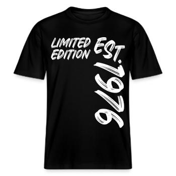 Limited Edition Est. 1976 -  RELAXED FIT Unisex Organic T-Shirt - Schwarz - Vorne - Alina (178cm) & Michal (187cm)
