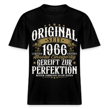 Cadeau d’anniversaire original de 1966 -  T-shirt unisexe RELAXED FIT en coton bio - noir - Devant - Alina (178cm) & Michal (187cm)