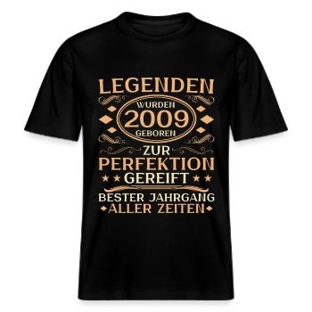 2009 Jahrgang geboren Vintage 2009 Geschenk -  RELAXED FIT Unisex Organic T-Shirt - Schwarz - Vorne - Alina (178cm) & Michal (187cm)