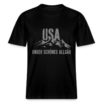 USA Unser schönes Allgäu Geschenk Idee -  RELAXED FIT Unisex Organic T-Shirt - Schwarz - Vorne - Alina (178cm) & Michal (187cm)
