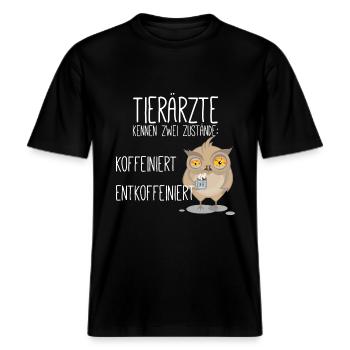 koffeiniert Tierarzt -  RELAXED FIT Unisex Organic T-Shirt - Schwarz - Vorne - Alina (178cm) & Michal (187cm)