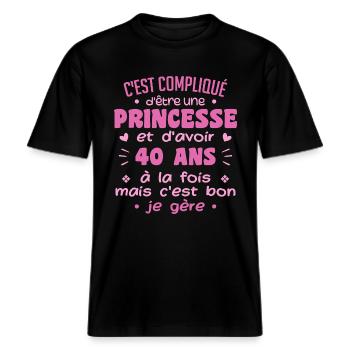 Kvinde Prinsesse Fødselsdag 40 år -  Økologisk unisex T-shirt RELAXED FIT - sort - Foran - Alina (178cm) & Michal (187cm)