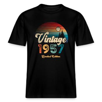 Millésime 1957 Anniversaire Rétro -  T-shirt unisexe RELAXED FIT en coton bio - noir - Devant - Alina (178cm) & Michal (187cm)