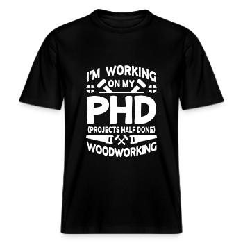 I'm working on PHD Projects half done Woodworking -  Økologisk unisex T-shirt RELAXED FIT - sort - Foran - Alina (178cm) & Michal (187cm)
