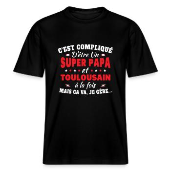 Super Papa Et Toulousain Cadeau Citation Drôle -  T-shirt unisexe RELAXED FIT en coton bio - noir - Devant - Alina (178cm) & Michal (187cm)