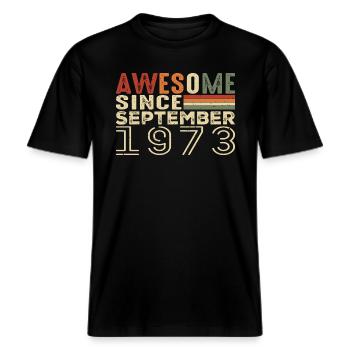 September 1973, Geburtstagsgeschenk September 1973 -  RELAXED FIT Unisex Organic T-Shirt - Schwarz - Vorne - Alina (178cm) & Michal (187cm)