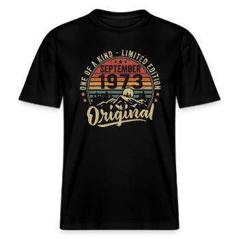Geburtstag September 1973 – Geboren im September 1973 -  RELAXED FIT Unisex Organic T-Shirt - Schwarz - Vorne - Alina (178cm) & Michal (187cm)