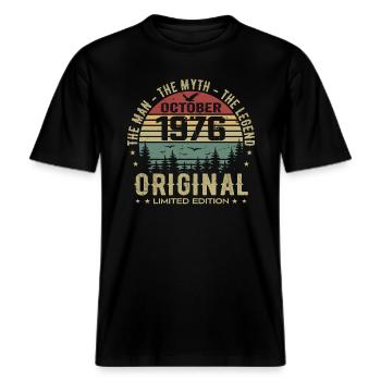 Homme Cadeau D'anniversaire 1976 Octobre 1976 -  T-shirt unisexe RELAXED FIT en coton bio - noir - Devant - Alina (178cm) & Michal (187cm)