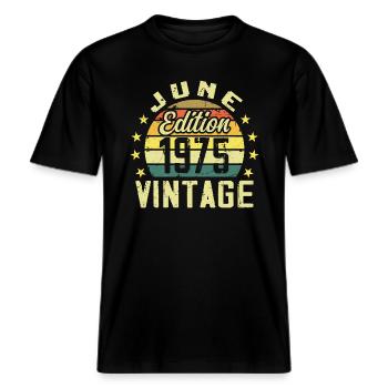 Juni 1975 Juni Retro Geburtstagsgeschenk Juni 1975 -  RELAXED FIT Unisex Organic T-Shirt - Schwarz - Vorne - Alina (178cm) & Michal (187cm)