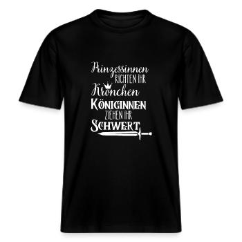 Königinnen ziehen ihr Schwert -  RELAXED FIT Unisex Organic T-Shirt - Schwarz - Vorne - Alina (178cm) & Michal (187cm)