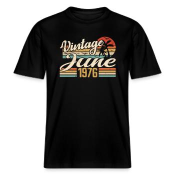 Juni 1976 Geburtstag 1976 Retro 1976 Juni 1976 -  RELAXED FIT Unisex Organic T-Shirt - Schwarz - Vorne - Alina (178cm) & Michal (187cm)