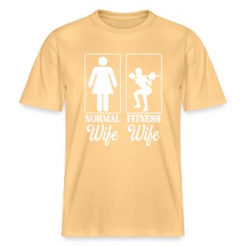 Bodybuilding Neuheit Fitness Frauen -  RELAXED FIT Unisex Organic T-Shirt - Hellgelb - Vorne - Alina (178cm) & Michal (187cm)