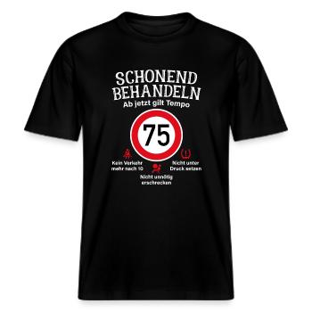 75. Geburtstag Schonend Behandeln 75 Tempolimit 75 -  RELAXED FIT Unisex Organic T-Shirt - Schwarz - Vorne - Alina (178cm) & Michal (187cm)