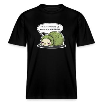 Ich Bin Müde, Aufzuwachen Nicht In Neuseeland - -  RELAXED FIT Unisex Organic T-Shirt - Schwarz - Vorne - Alina (178cm) & Michal (187cm)