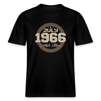 1966 Geburtstag Juli 1966 Geschenk Juli 1966 -  RELAXED FIT Unisex Organic T-Shirt - Schwarz - Vorne - Alina (178cm) & Michal (187cm)