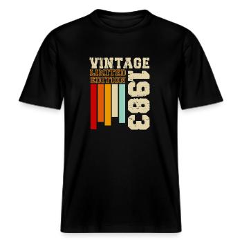 1983 -  RELAXED FIT Unisex Organic T-Shirt - Schwarz - Vorne - Alina (178cm) & Michal (187cm)