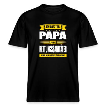 Zwei Titel Papa Und Rettungssanitäter Sanitäter -  RELAXED FIT Unisex Organic T-Shirt - Schwarz - Vorne - Alina (178cm) & Michal (187cm)