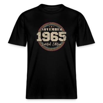 Cadeau D'anniversaire, Vintage Né En Novembre 1965 -  T-shirt unisexe RELAXED FIT en coton bio - noir - Devant - Alina (178cm) & Michal (187cm)