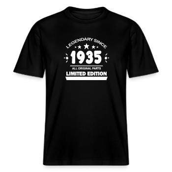 1935 - Né en 1935 -  T-shirt unisexe RELAXED FIT en coton bio - noir - Devant - Alina (178cm) & Michal (187cm)