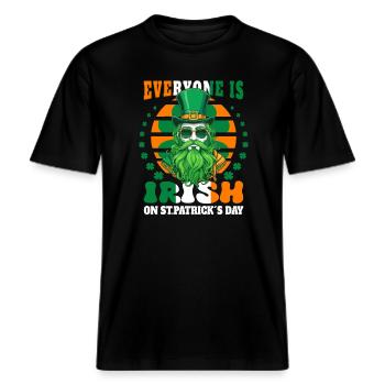 Am St. Patrick's Day ist jeder Irisch -  RELAXED FIT Unisex Organic T-Shirt - Schwarz - Vorne - Alina (178cm) & Michal (187cm)