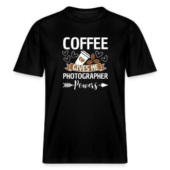 Kaffee Fotograf Zitat Koffein -  RELAXED FIT Unisex Organic T-Shirt - Schwarz - Vorne - Alina (178cm) & Michal (187cm)