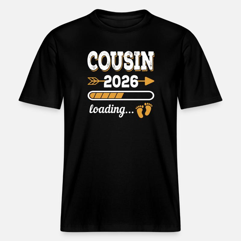 Cousin 2026 Loading Großer Cousin Geschenk -  RELAXED FIT Unisex Organic T-Shirt - Schwarz