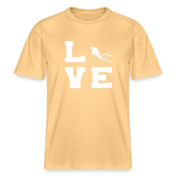 Scuba Diving Geschenkidee für Unterwasserabenteuer -  RELAXED FIT Unisex Organic T-Shirt - Hellgelb - Vorne - Alina (178cm) & Michal (187cm)