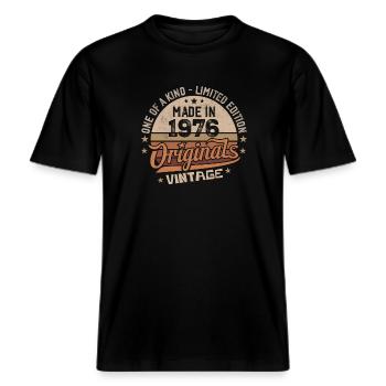 1976 Vintage Né 1976 Vintage Cadeau Anniversaire -  T-shirt unisexe RELAXED FIT en coton bio - noir - Devant - Alina (178cm) & Michal (187cm)