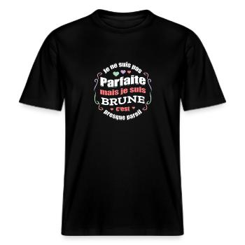 BRUNE PARFAITE - PRENOM BRUNE -  T-shirt unisexe RELAXED FIT en coton bio - noir - Devant - Alina (178cm) & Michal (187cm)