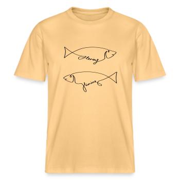 Herring and Hining -  RELAXED FIT Unisex Organic T-Shirt - washed yellow - Front - Alina (178cm) & Michal (187cm)
