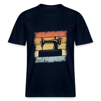 Nähmaschine Vintage -  RELAXED FIT Unisex Organic T-Shirt - Navy - Vorne - Alina (178cm) & Michal (187cm)