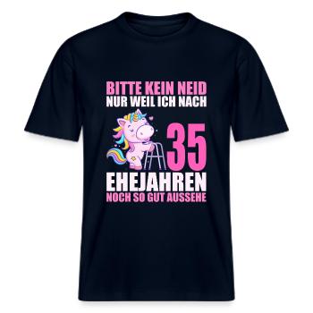 35 Jahre verheiratet lustig 35. Hochzeitstag -  RELAXED FIT Unisex Organic T-Shirt - Navy - Vorne - Alina (178cm) & Michal (187cm)